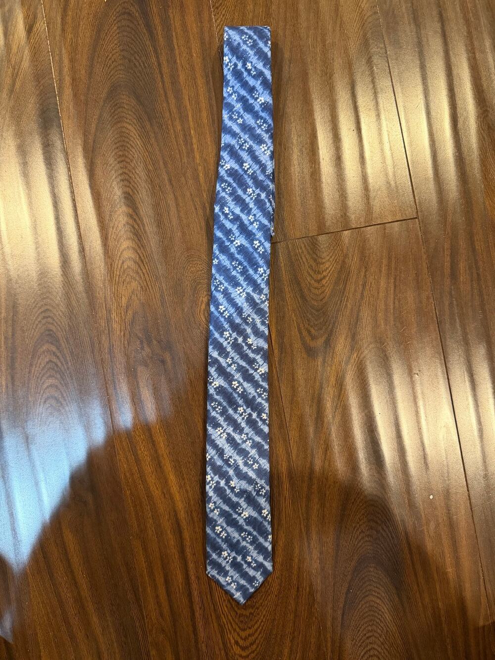 Bar III Skinny Tie Blue Tie Die White Flowers